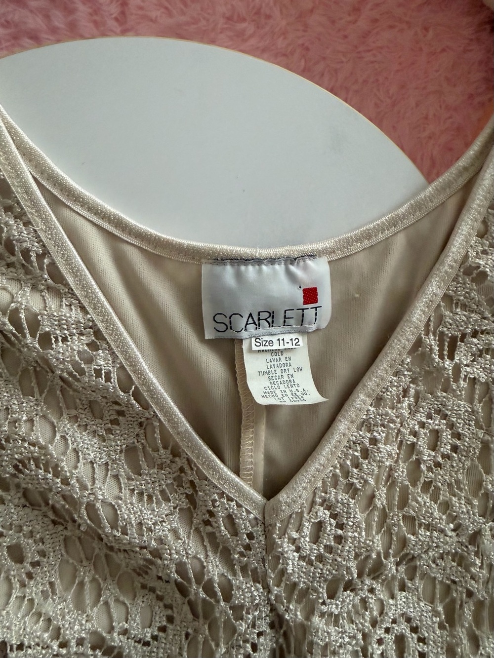 Scarlett Minimalist quiet luxury Crochet Lace Sleeveless Shift Dress in Beige - Picture 2 of 7